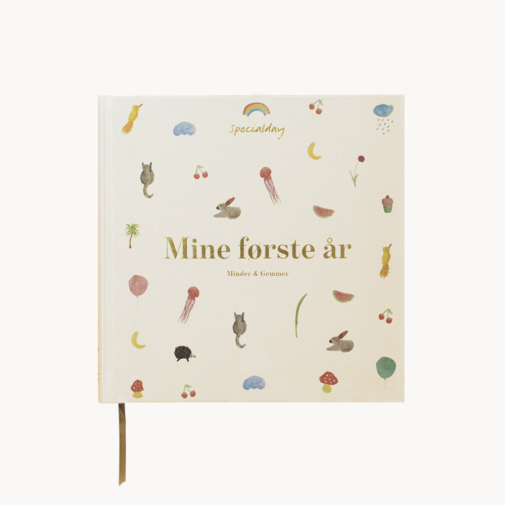 Barnets bog - Mine Første År