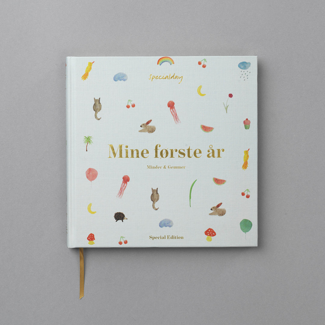 Barnets bog - Mine Første År